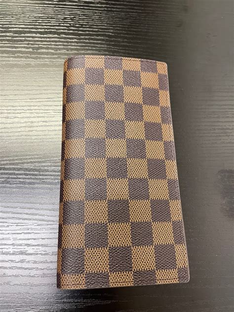 brown checkered lv wallet